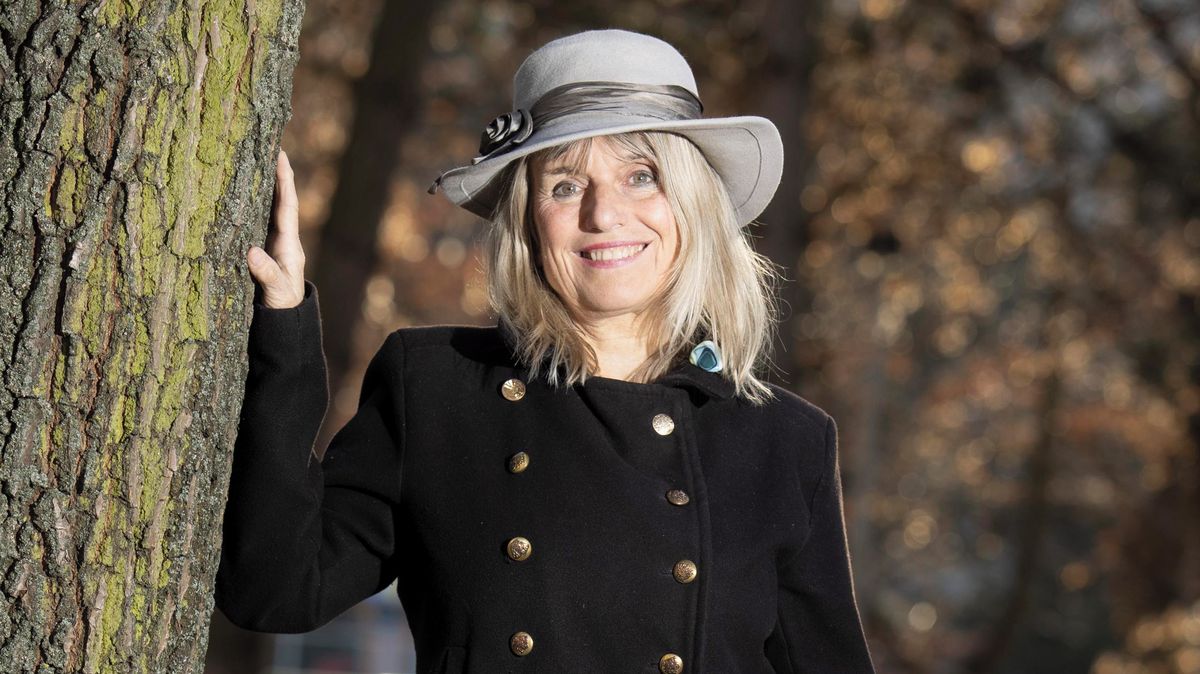 Kam zmizela něžná Růženka z Jak se budí princezny? Je mámou čtyř dětí a pomáhá v nemocnicích. A v 65 je pořád krásná!