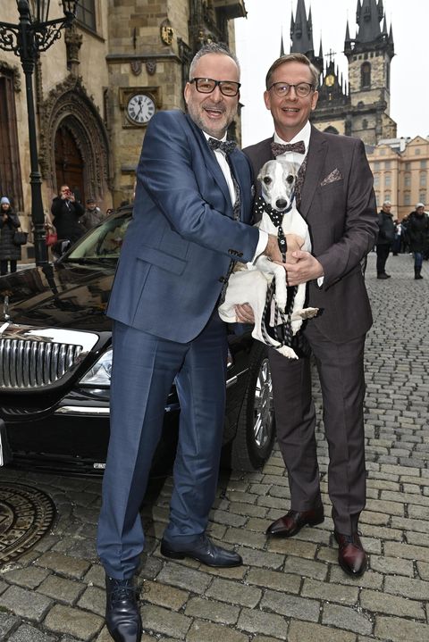 Svatba Aleše Cibulky a českého Leonarda DiCapria. Ženiši se postarali o jedno prvenství. Víme, kam pojedou na líbánky!