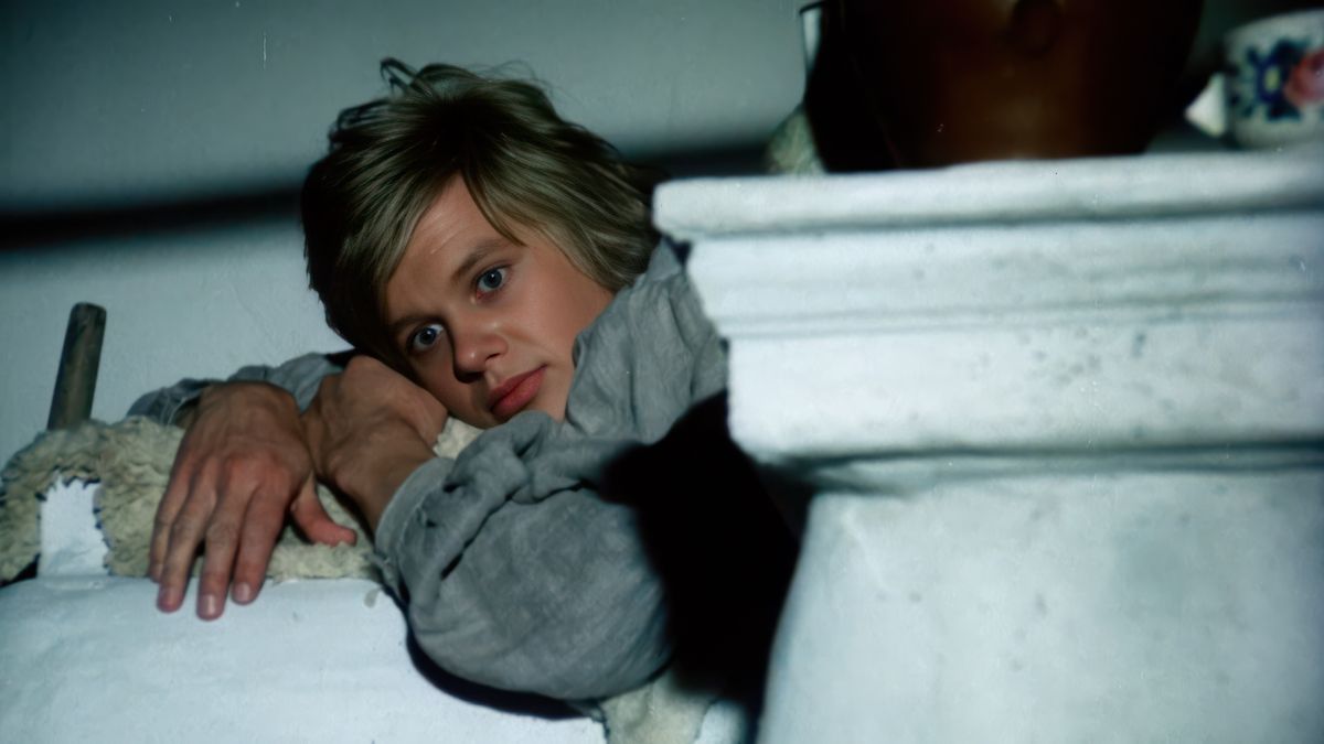 Jako smrtka naháněla hrůzu, zranění ale při natáčení utrpěla sama. Slavný zpěvák zlomil herečce dvě žebra