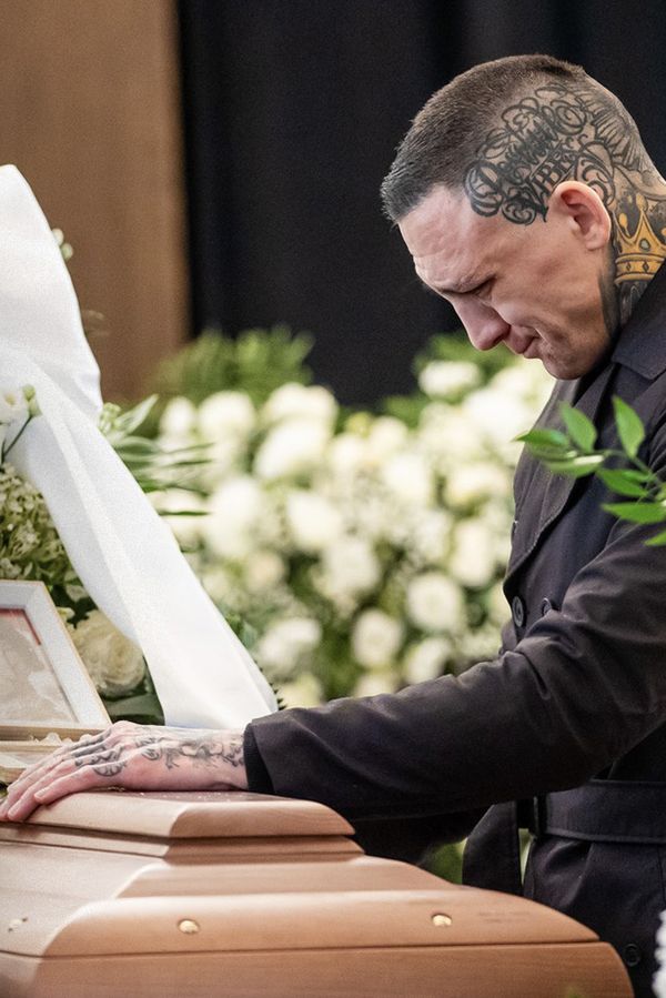 Pohřeb Moniky Jákliové (†31): Zdrcený expřítel Boráros s fotkou dcerky u rakve a šokující vyjádření k rodině zesnulé!  - fotka 1/1