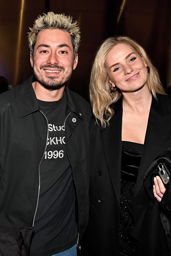 Zamilovaný Mirai vzal přítelkyni do exotiky: Romantika u vodopádu v teplých krajích - fotka 1/1