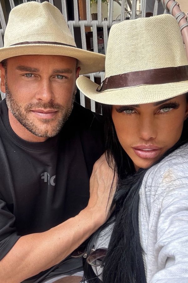 Katie Price se počtvrté vdala: Hezouna z Dubaje si vzala pár dní po seznámení. Její rodina je v šoku - fotka 1/1