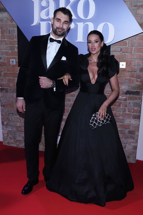 Do očí se jí dívat nebudete: Kuchařka Besky naplno ukázala své přednosti. Po jejím boku nechyběl seriálový fešák