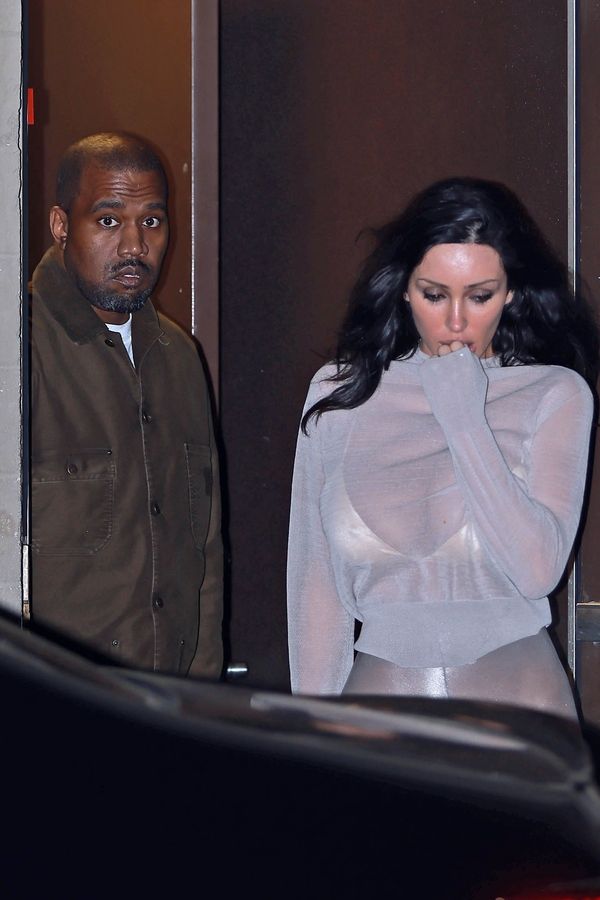 Bianca Censori je jako proutek! Kanye prý manželce naordinoval dietu a měří jí pas!  - fotka 1/1