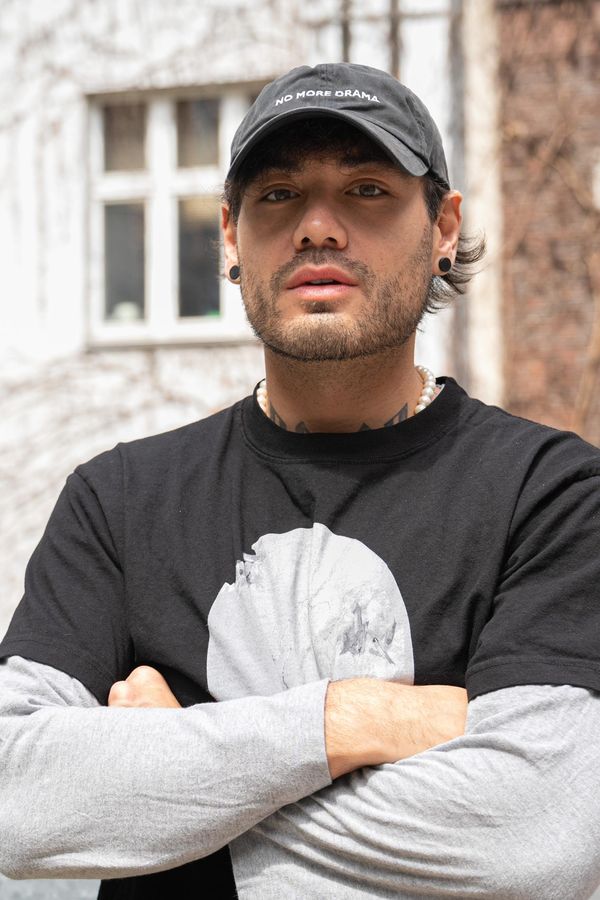 Další drogová kauza v českém šoubyznysu: Renne Dang ze Survivoru stanul před soudem! Interpretovi hrozí 3 roky vězení  - fotka 1/1