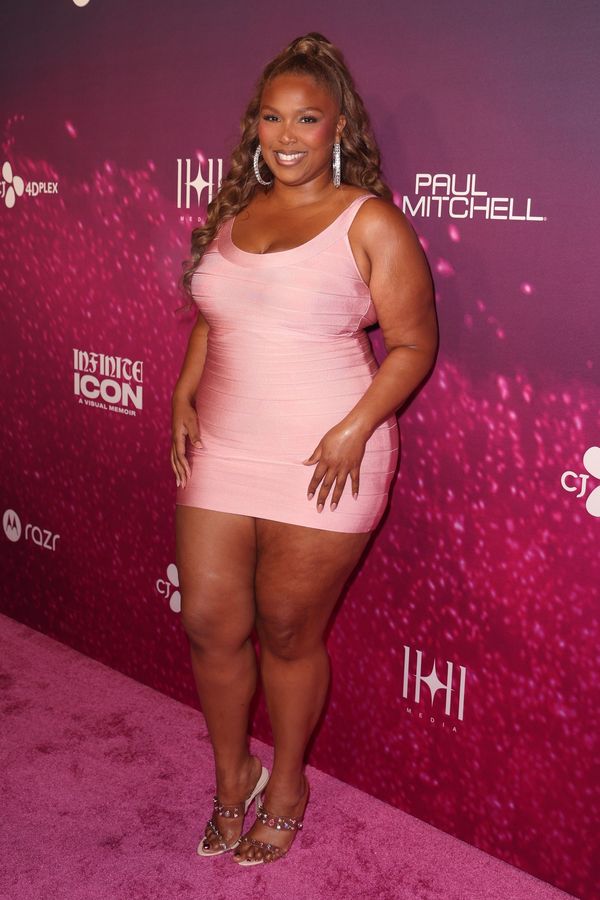 To je ale 'roštěnka'! Lizzo v růžových šatičkách pod zadek vytřela hejtrům zrak - fotka 1/1