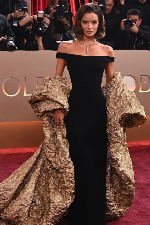 Kdo je tahle zlatá diva? Irská hvězda okouzlila Glóby. Mezi hollywoodskými kráskami se rozhodně neztratí