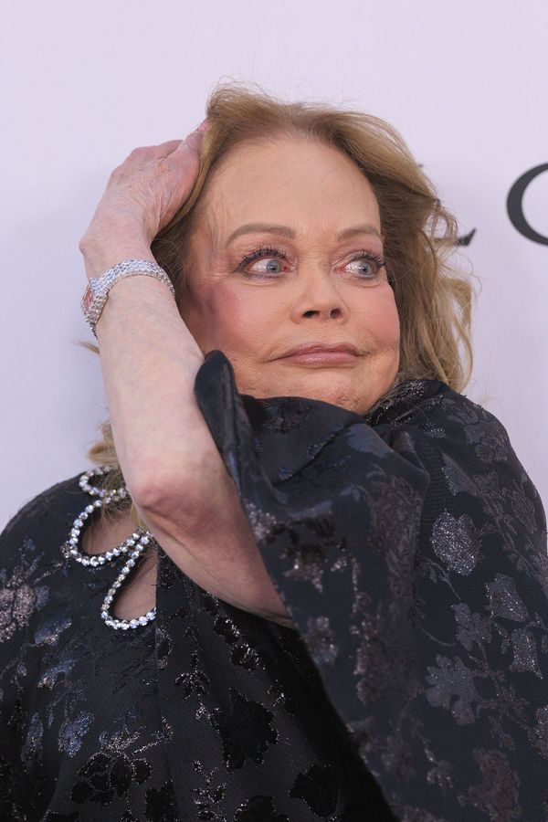 Největší podvod v historii Photoshopu? Osmdesátiletá maminka Tori Spelling vypadá na obálce magazínu na třicet - fotka 1/1