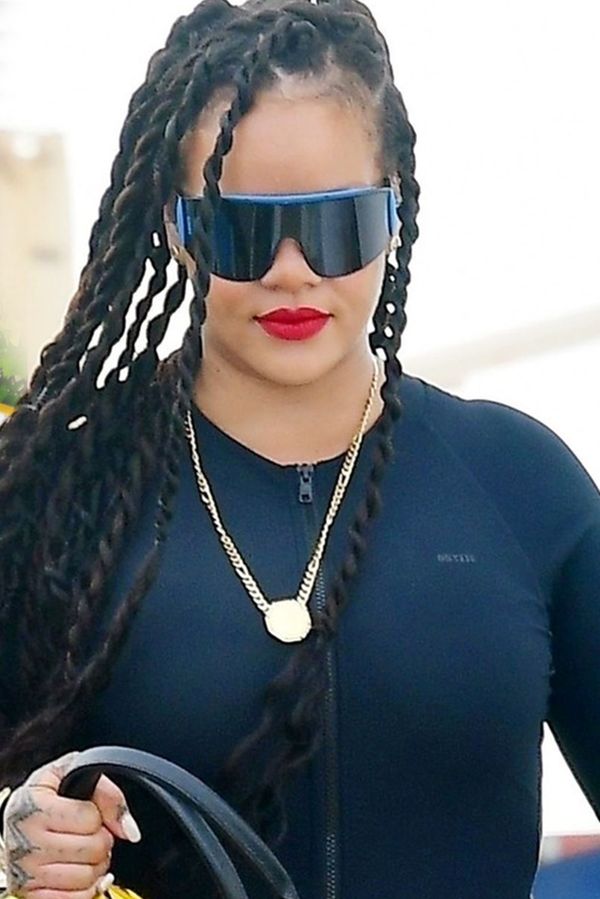 Je čas na Ozempic, hejtí lidé Rihannu poté, co si ‚dovolila‘ vyjít v neoprenu pár měsíců po porodu - fotka 1/1