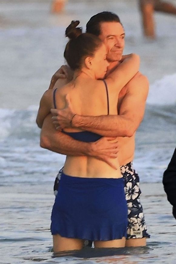 Chemie mezi Hughem Jackmanem a Kate Hudson? Hercova láska prý šíleně žárlila. Na dovolené se ho držela jako klíště - fotka 1/1