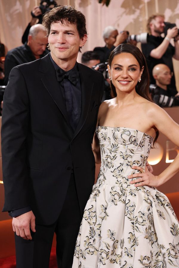 Ashton Kutcher a Mila Kunis po letech na akci! Herečka se na Zlatých glóbech setkala se slavným ex, jemuž zlomila srdce - fotka 1/1