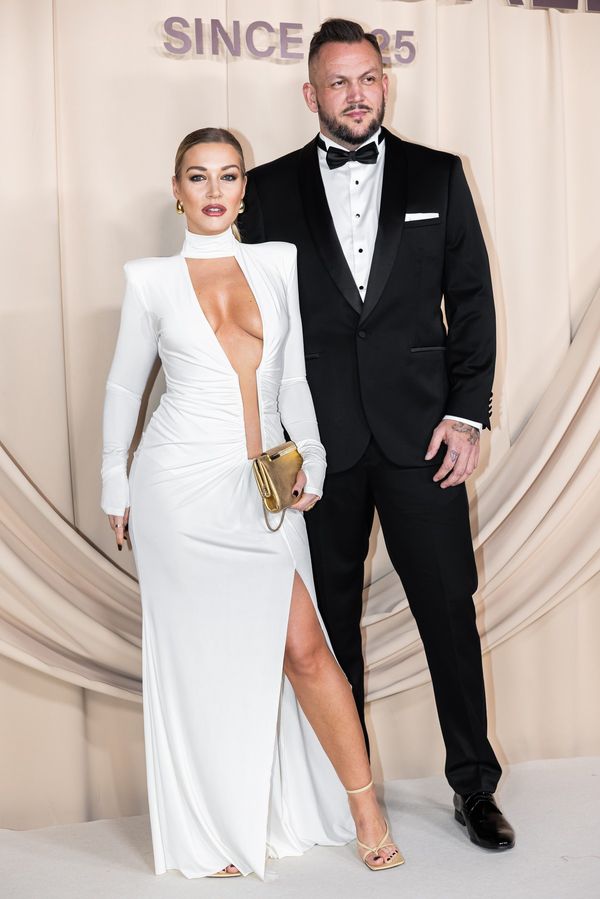 Dominika Myslivcová pózovala s hlubokým výstřihem. A poprvé ukázala nového partnera! Je to dvoumetrový fešák - fotka 1/1