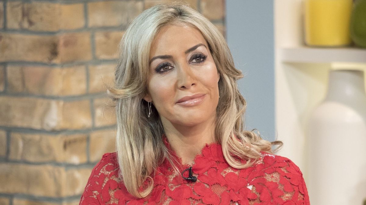 Nechala kariéry a opustila manžela i děti, aby mohla dělat eskort. Za závislost na mužské pozornosti mohla duševní porucha