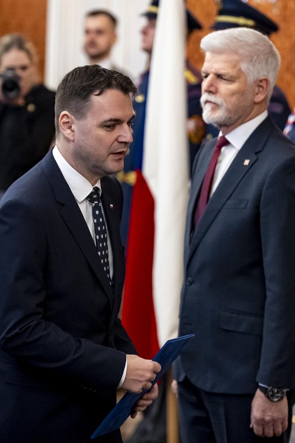 Macinka se chová jako arogantní hovado: Politici reagují na vydírání prezidenta. Byl nalitej? ptají se lidé - fotka 1/1