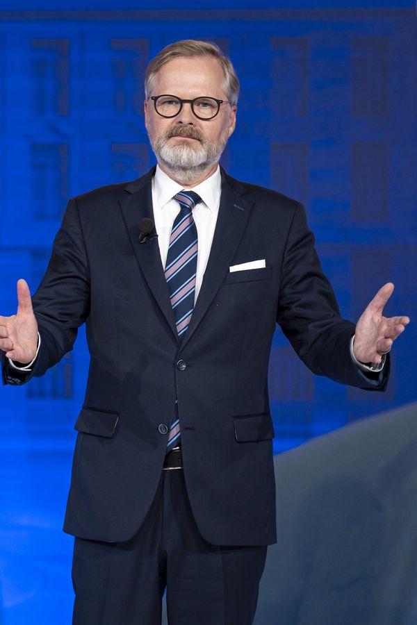 Petr Fiala bije kvůli Babišovi a Ukrajině na poplach. Zuří i senátorka Němcová. Radši nevědět, co o premiérovi řekla - fotka 1/1