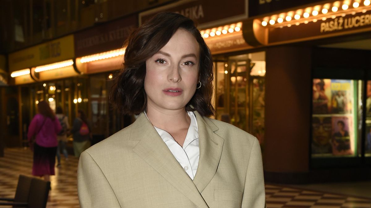 Další utajená svatba: Představitelka seriálové Ivety jen v tichosti změnila příjmení. Její muž byl nominován na Oscara