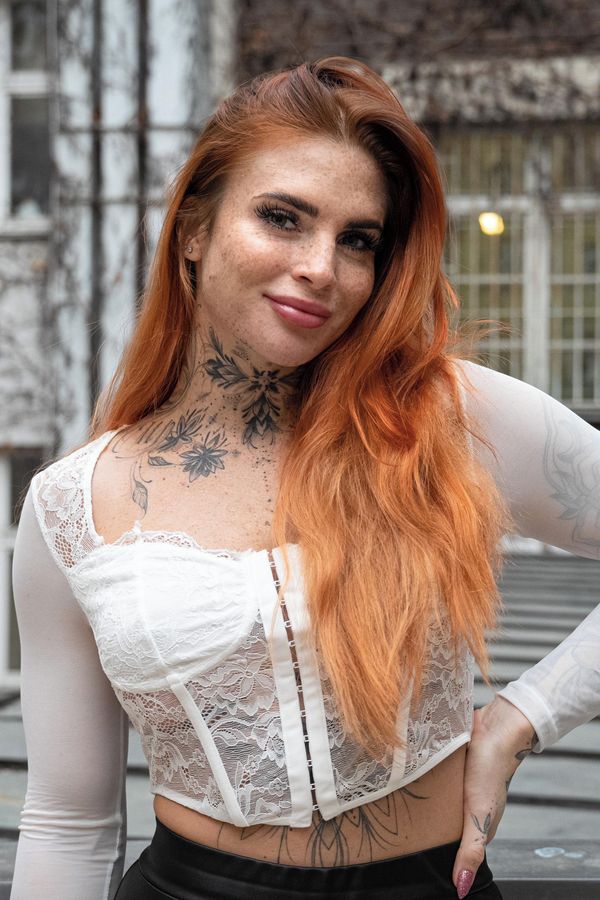 Jak chlap, máš hnusné tělo, píšou hvězdě Naked Attraction! Tereza reagovala po svém a rovnou v průsvitném prádle  - fotka 1/1