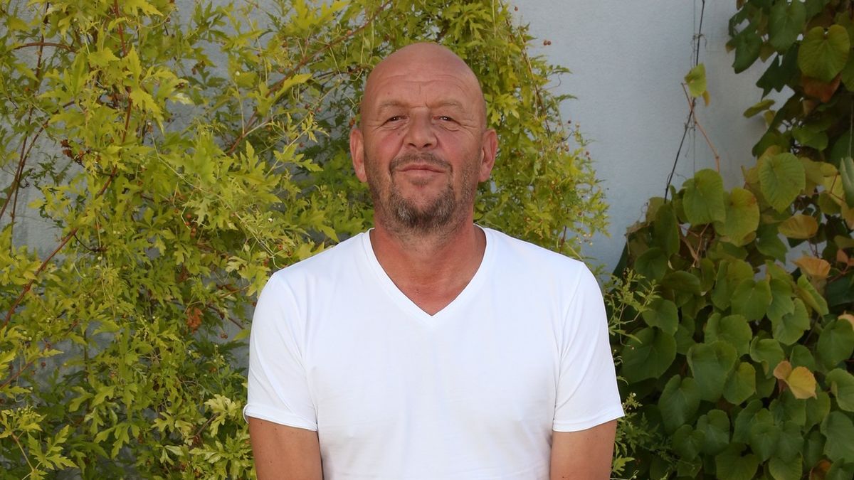 Sbohem, můj Bille Devaney, nechala se slyšet zdrcená Eva Burešová. Celebrity pláčou nad smrtí Pavla Nečase