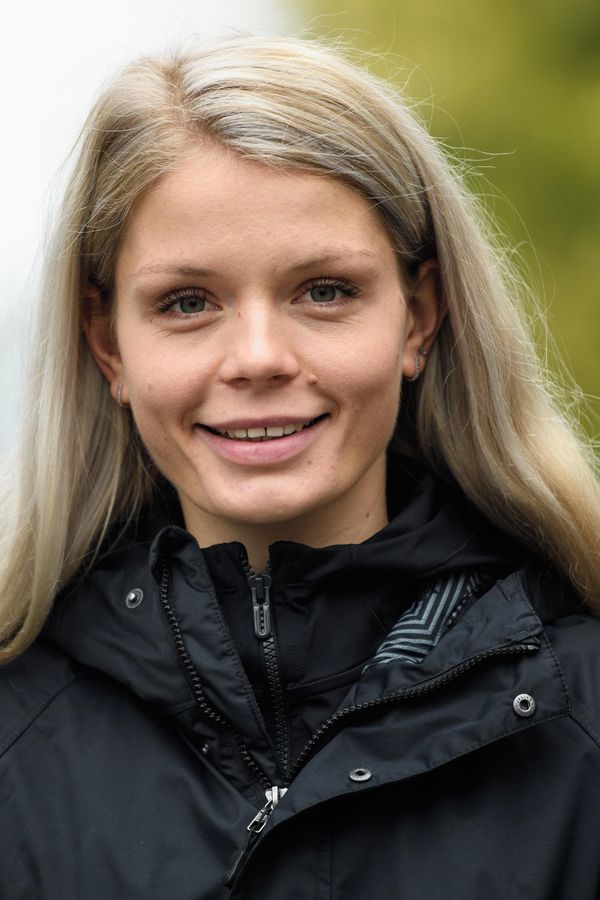 Tuhle kočku si hýčká Martina Sáblíková: Nikola Zdráhalová a její zrcadlovka v šatičkách dostala fanoušky do kolen! - fotka 1/1