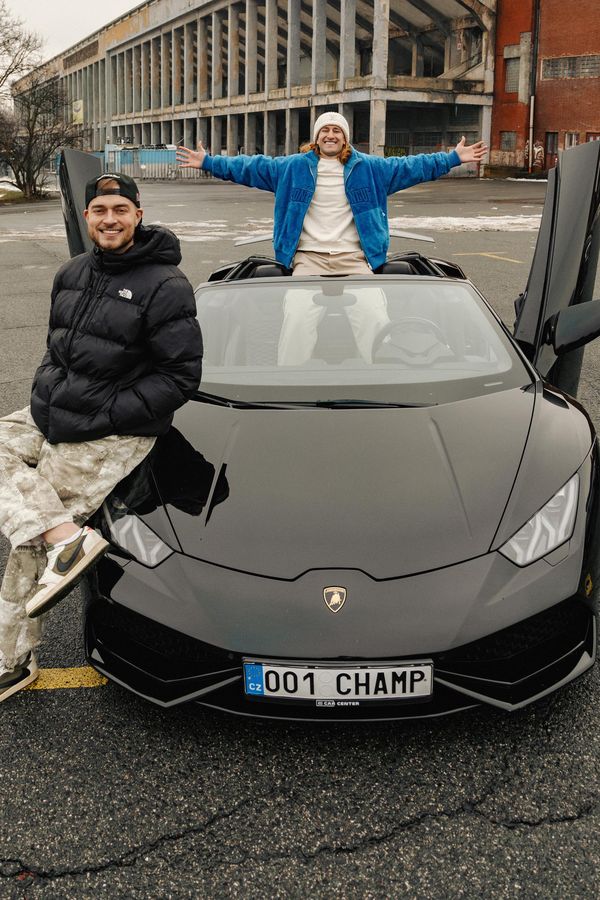 ‚Lambo‘ po Vémolovi koupili mladí youtubeři! Dali za něj pořádný balík! - fotka 1/1