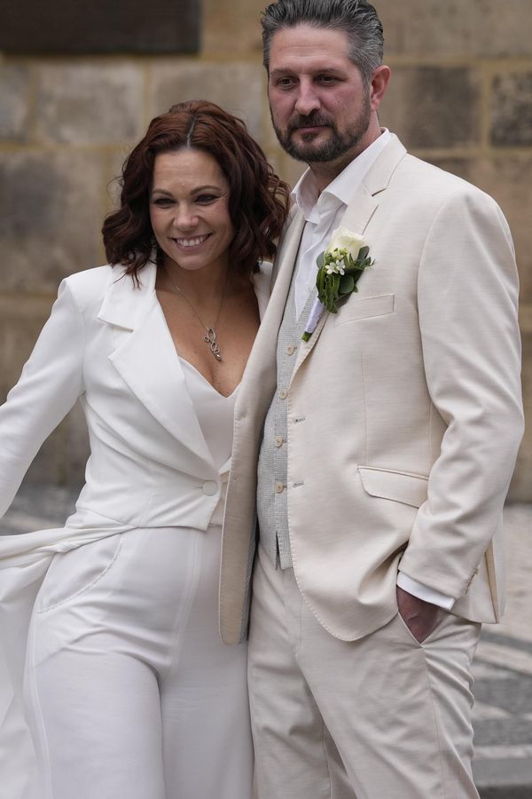 Zpěvačka Míša Nosková se vdala: Podívejte se, jak jí to slušelo ve svatebním. Máme foto! - fotka 1/1