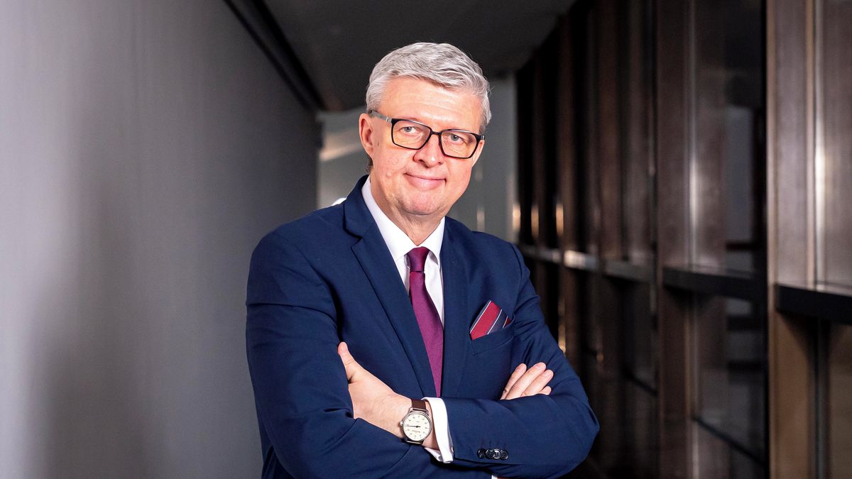 Ministr Karel Havlíček se pochlubil svou první selfie: Moc se nepovedla, zabodoval ale jinou věcí