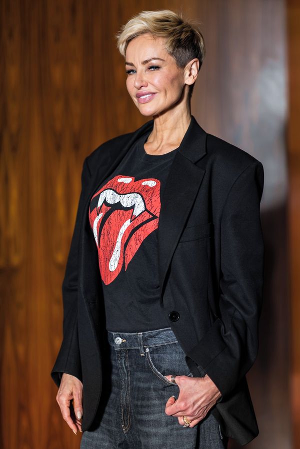 Nepoznala jsem vás! Fanoušci si na razantní proměnu Adriany Sklenaříkové stále nezvykli. Modelka má vlasy nakrátko - fotka 1/1