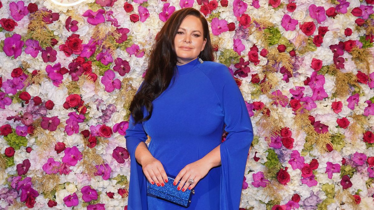 Safari jí sluší. Jitka Čvančarová vyrazila s manželem do Ugandy, takhle vystylovaná do africké divočiny zapadla