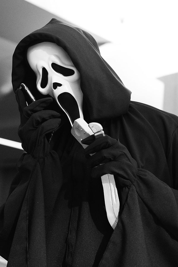 Vřískot a 30 let od prvního telefonu: Atmosféra na place byla mrazivě autentická - fotka 1/1