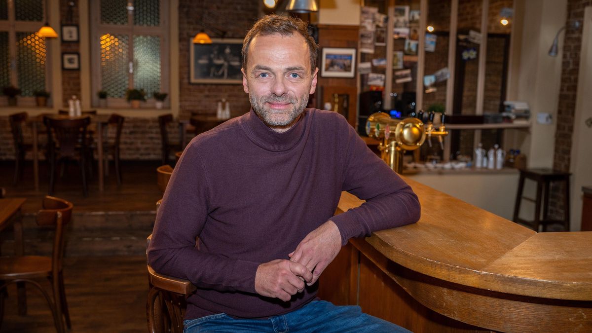 Bratr známého herce se v Ulici ještě nerozkoukal a diváci už brblají: Prý je to velký potížista, kouká mu to z očí