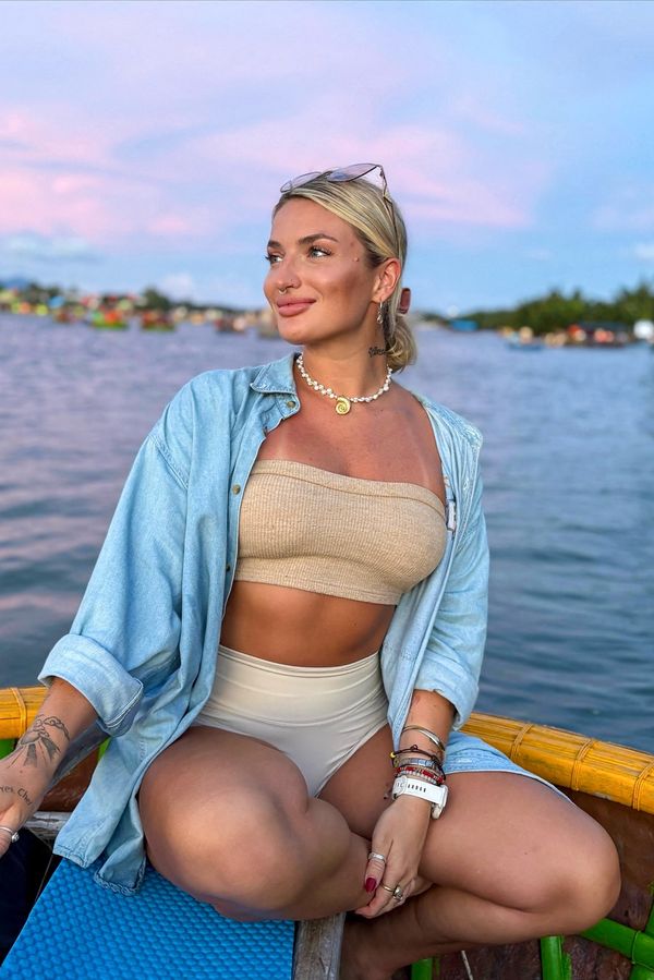 Šestnáctihodinové směny a být k dispozici 24/7: Krásná kuchařka prozradila, co obnáší práce na luxusní jachtě  - fotka 1/1