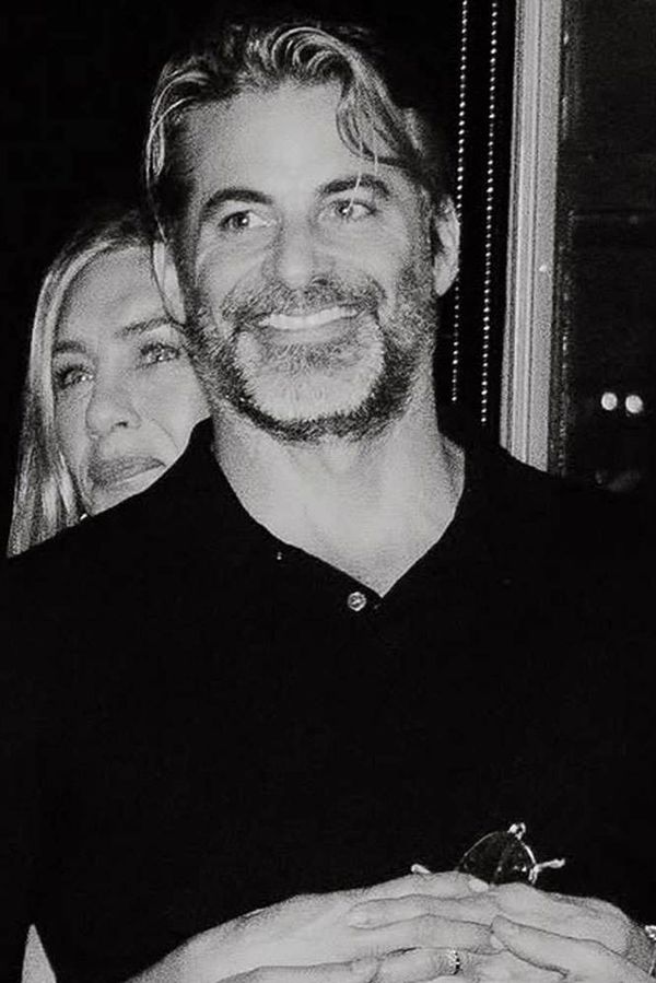 Sexy guru Jennifer Aniston popřál herečce k narozeninám jen pěti písmeny: Přidal ovšem fotky, které vydají za tisíc slov - fotka 1/1