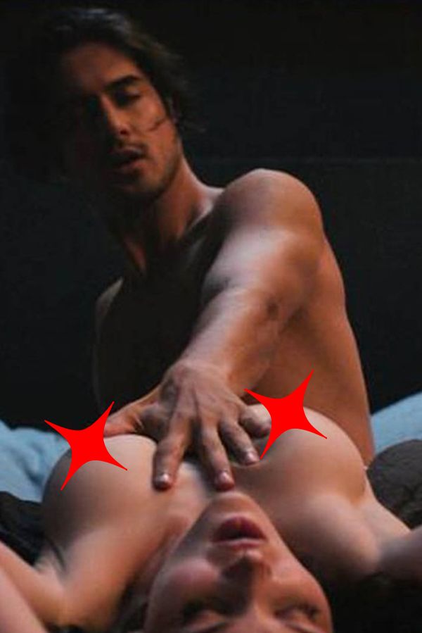 Milostná scéna Dove Cameron: Překrásná snoubenka frontmana Måneskin musela donaha - fotka 1/1