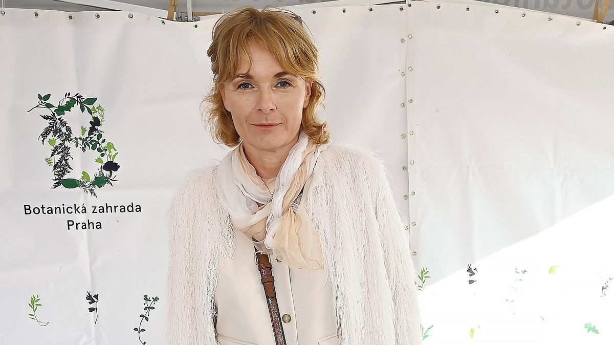 Roky pečovala o staré rodiče a zanechalo to následky: Bára Munzarová zhubla 9 kilo, znovu se nadechla a užívá si život