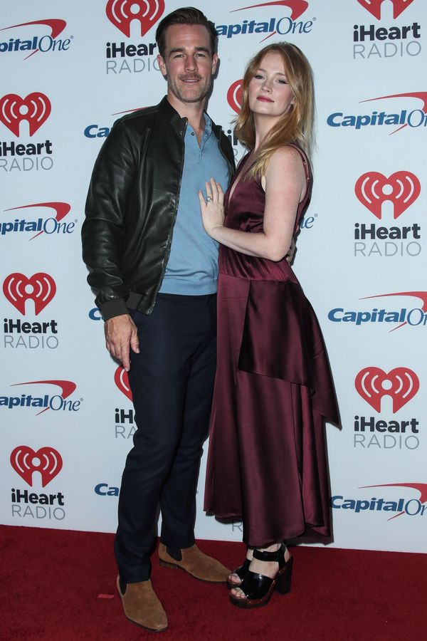 Byl mrtvý 45 minut a jeho žena už žebrala o peníze. Šíří se nechutné hejty na rodinu Jamese Van Der Beeka (†48)  - fotka 1/1