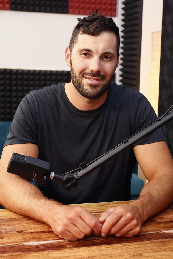 Nejlepší parťák do posilovny: Takhle dře olympijský vítěz Josef Dostál. Roztomilé „závaží“ se mu smálo, on funěl - fotka 1/1