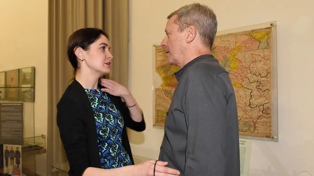 Nenalíčená, šťastná a jásající: Sarah a David Prachařovi tráví líbánky dost netradičně. První foto po svatbě!