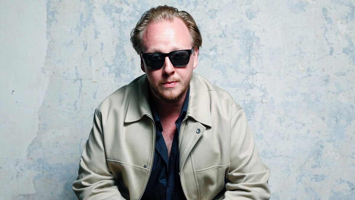 Štěpán Kozub natočil emotivní reakci na své video, ve kterém nadává na umělce. Seděl při tom na záchodě, neudržel slzy!