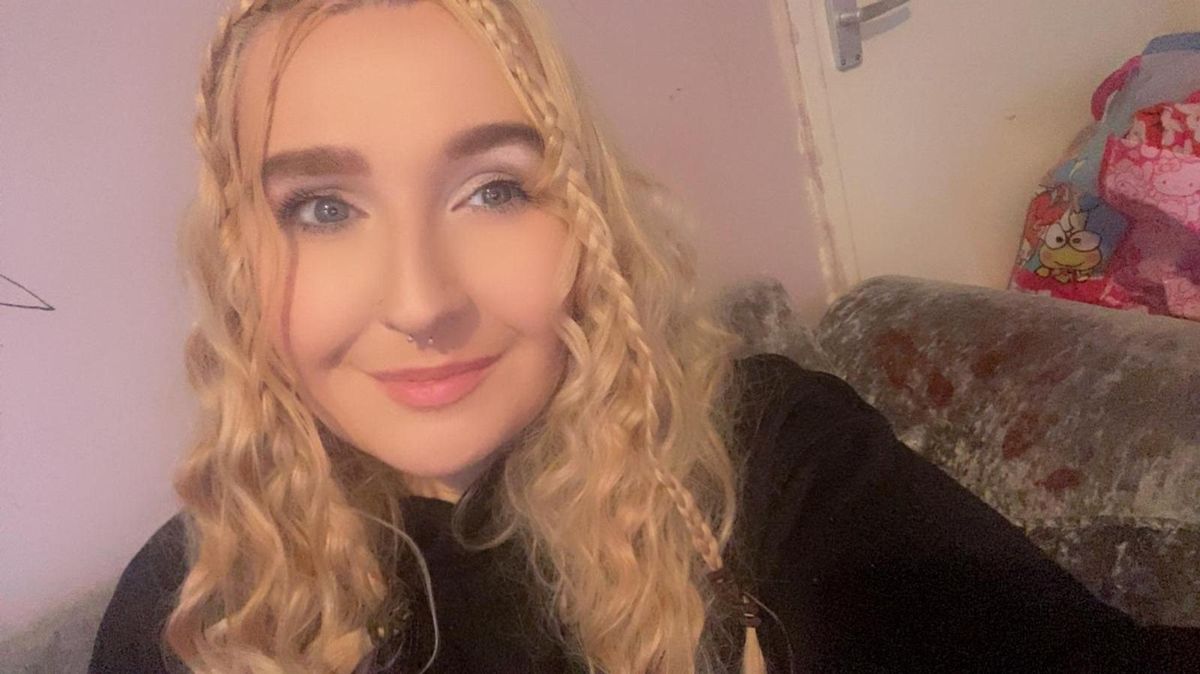 Automaty ji stáhly na dno: Matka dvou dětí jela rodit s milionovým dluhem a exekutory za zády