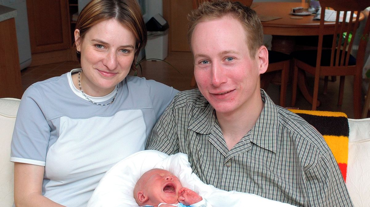 Tady byl ještě roztomilé mimino: Syn olympijského medailisty Lukáše Bauera startuje na olympiádě. Táta se dme pýchou