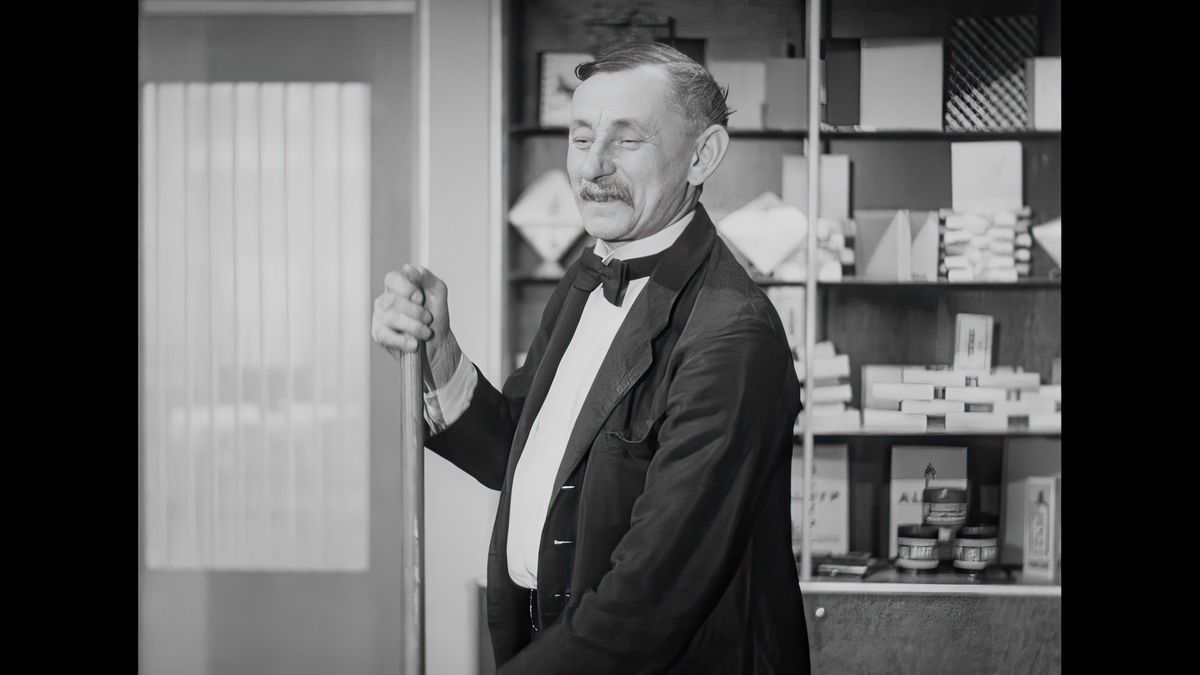 Dodnes platí za krále komiků. Vlasta Burian se rozhodl peníze vydělané vlastními ústy strkat do vlastní kapsy