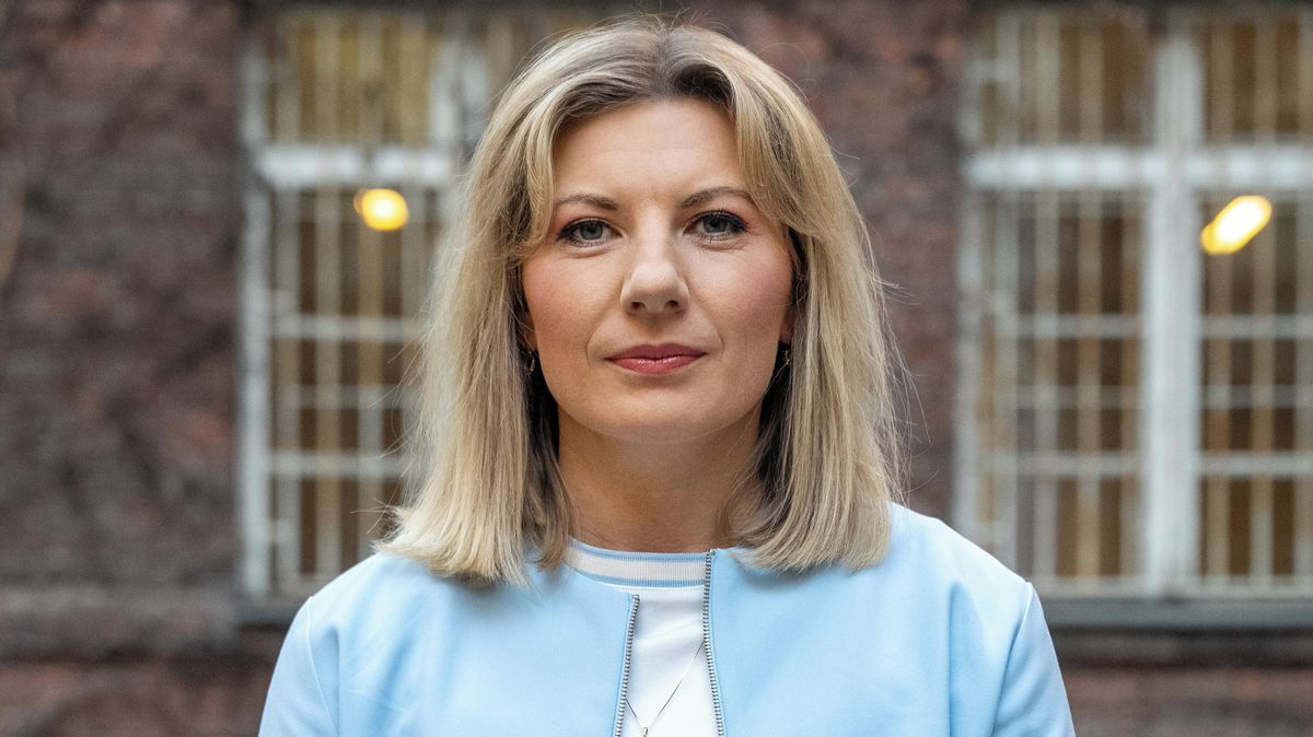 Česká vlajkonoška Lucie Charvátová: Půvabná biatlonistka čelila i drsným hejtům. Mrkněte, jak jí to sekne v plavkách