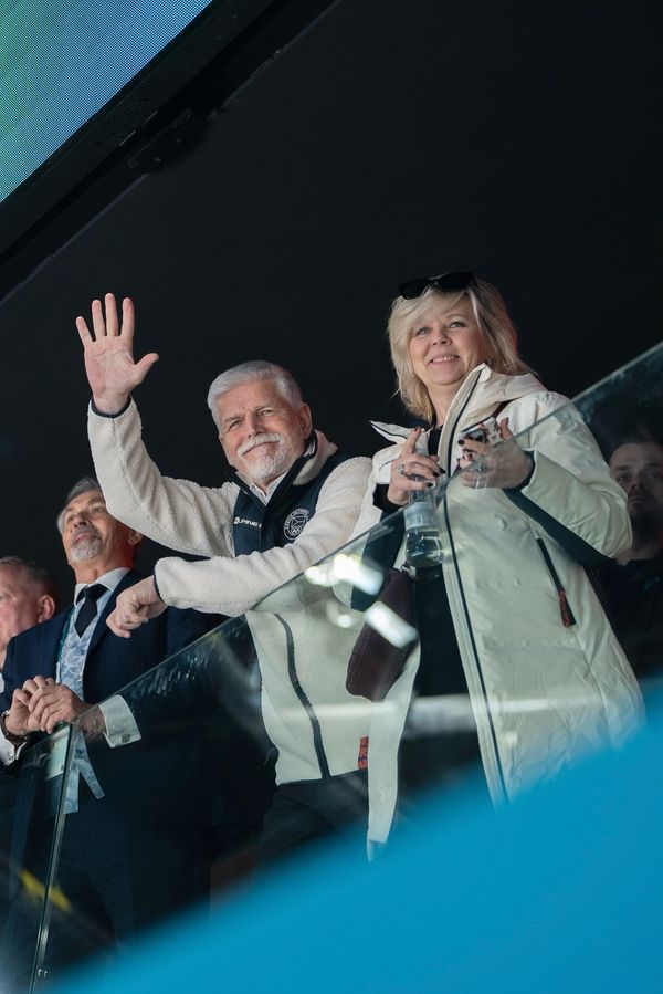 Mně se chce až brečet. Fanoušci šílí z Petra Pavla, který navštívil olympiádu. Jeho Evu chtějí za příští prezidentku! - fotka 1/1