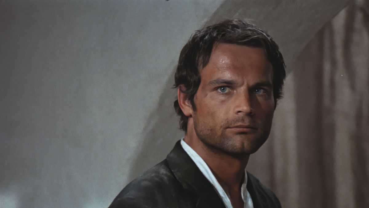 Španělsko 19. století a western? Proč ne! Terence Hill (86) dokázal zářit v „májovkách“ i jako Mstitel Trinity