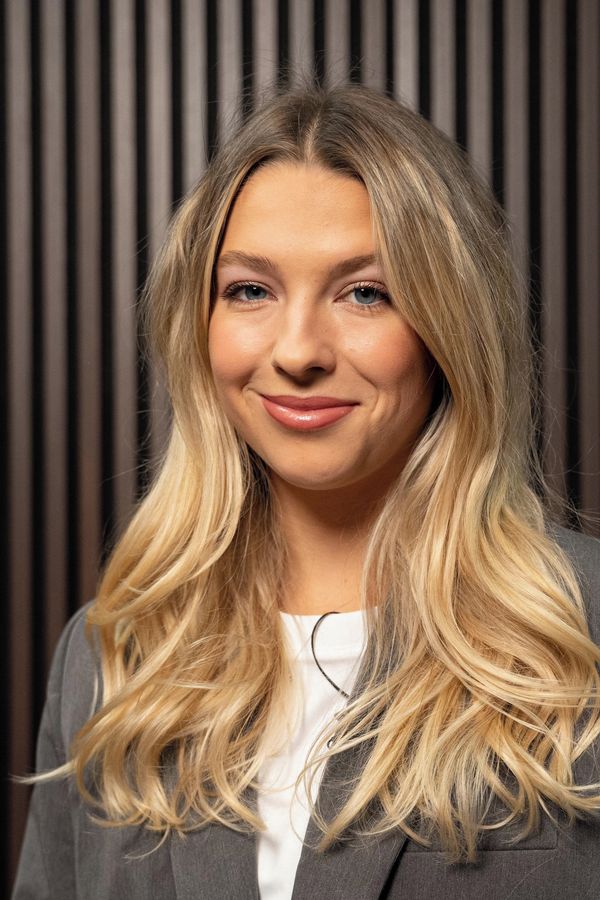 Vzpomínáte na olympijské zlato Kateřiny Neumannové? Dcera z růžové bundičky už vyrostla a píše vlastní příběh - fotka 1/1