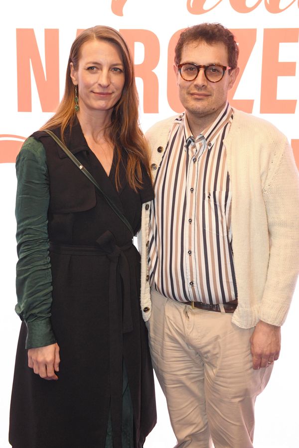 Veselo na premiéře: Anna Polívková s italským manželem, Kaňkovský a jeho kráska, Toulová v igelitu i Dušek v sandálech - fotka 1/1