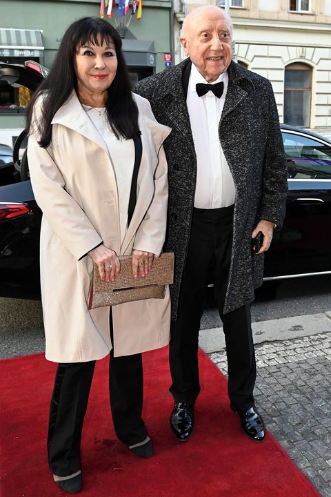 Po 9 měsících vyrazila ven mezi lidi: Dáda Patrasová se objevila ve společnosti. Po boku Felixe zářila jako sluníčko