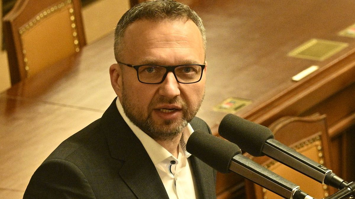 Konec blahobytného lidovce: Exministr Jurečka zhubnul téměř 20 kilo a je z něj nový člověk. Receptem pobavil