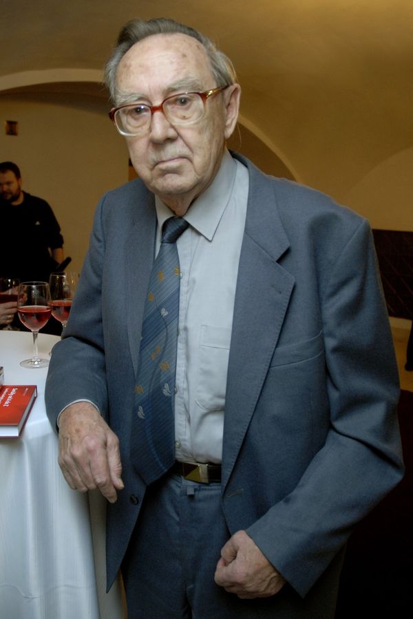 Scenárista, který kryl zakázaného kolegu: Otto Zelenka (†82) málem „napsal“ i Tři oříšky pro Popelku - fotka 1/1