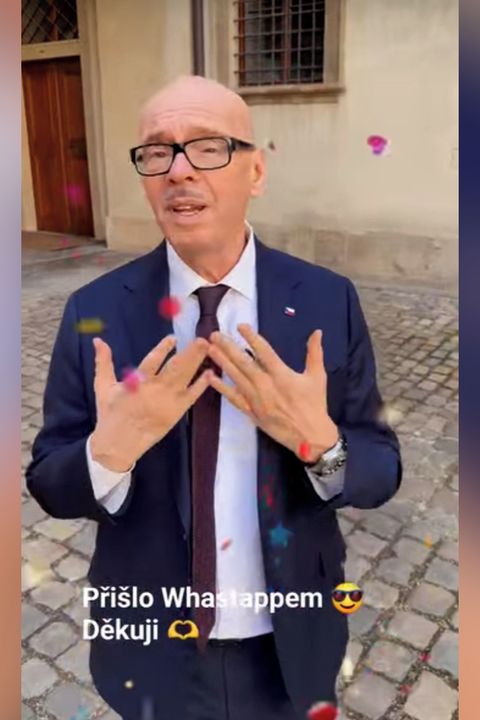 Pikantní narozeninová gratulace pro Alenu Schillerovou: Jsem chudý, na materiální dárky nemám, vzkázal jí Klempíř